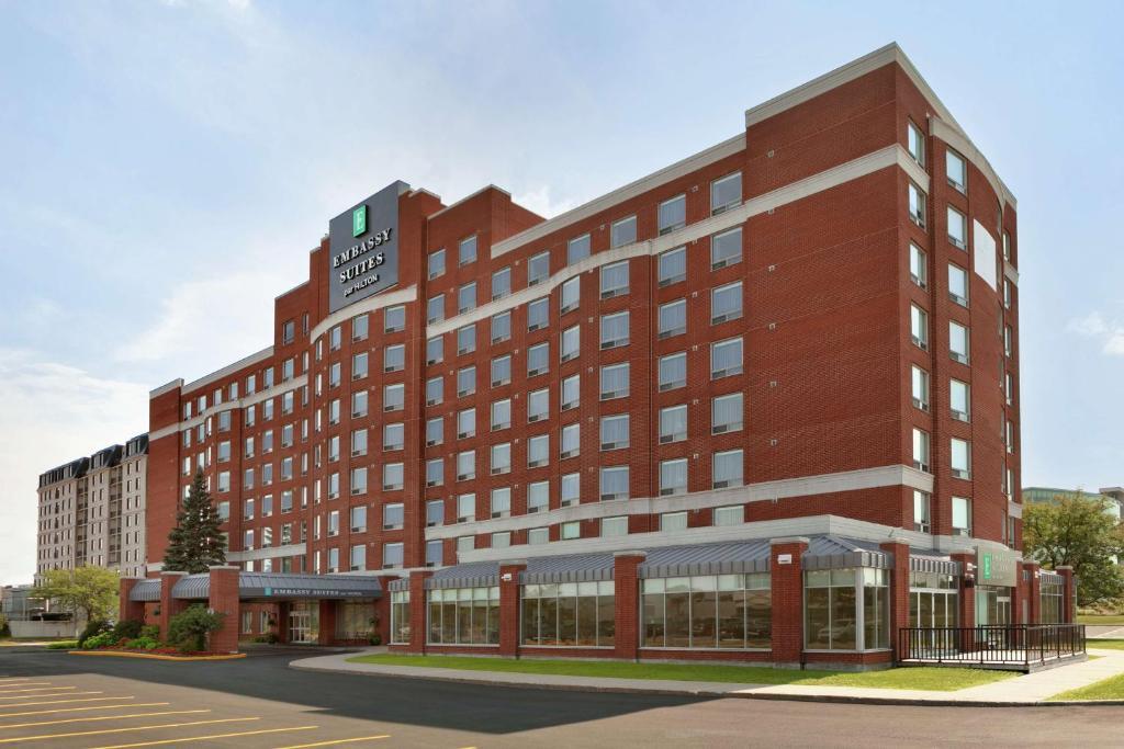 Embassy Suites by Hilton Montreal Airport.jpg